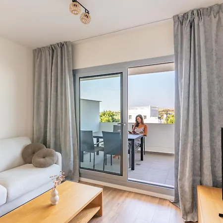 Habitat Valle With Pool, Gym & Playground By Downtown Spain