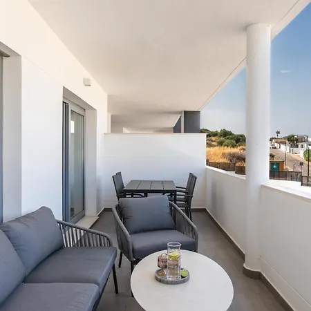 Apartmán Habitat Valle With Pool, Gym & Playground By Downtown Spain Estepona
